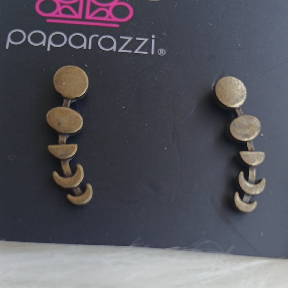 Paparazzi Chic Brass Earrings - Picture 4 of 6